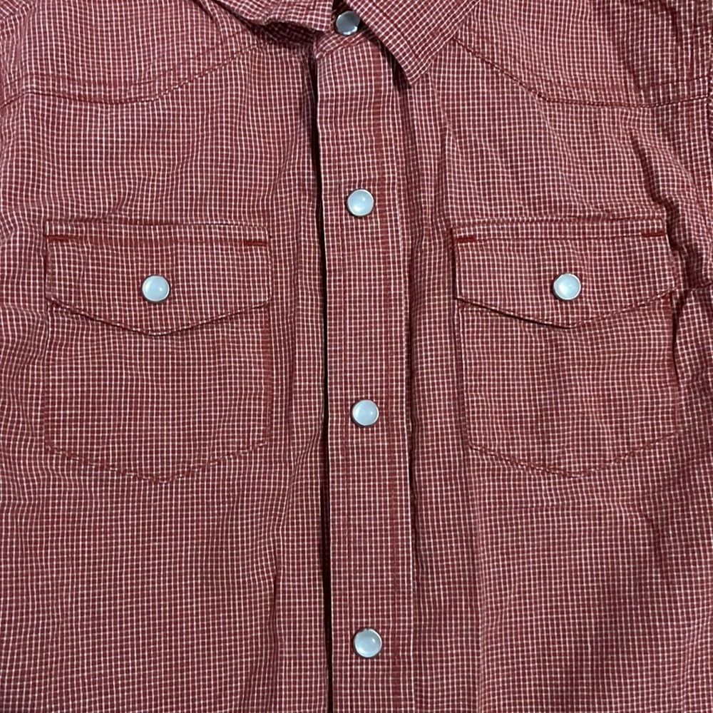 Button-up shirt - Picture 2 of 4